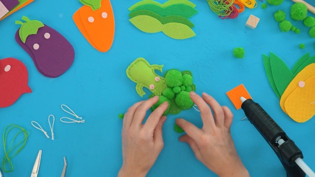 小物 pompom Amazon.com: ARTEZA Pom-Poms, 900 Pieces, Assorted Colors and