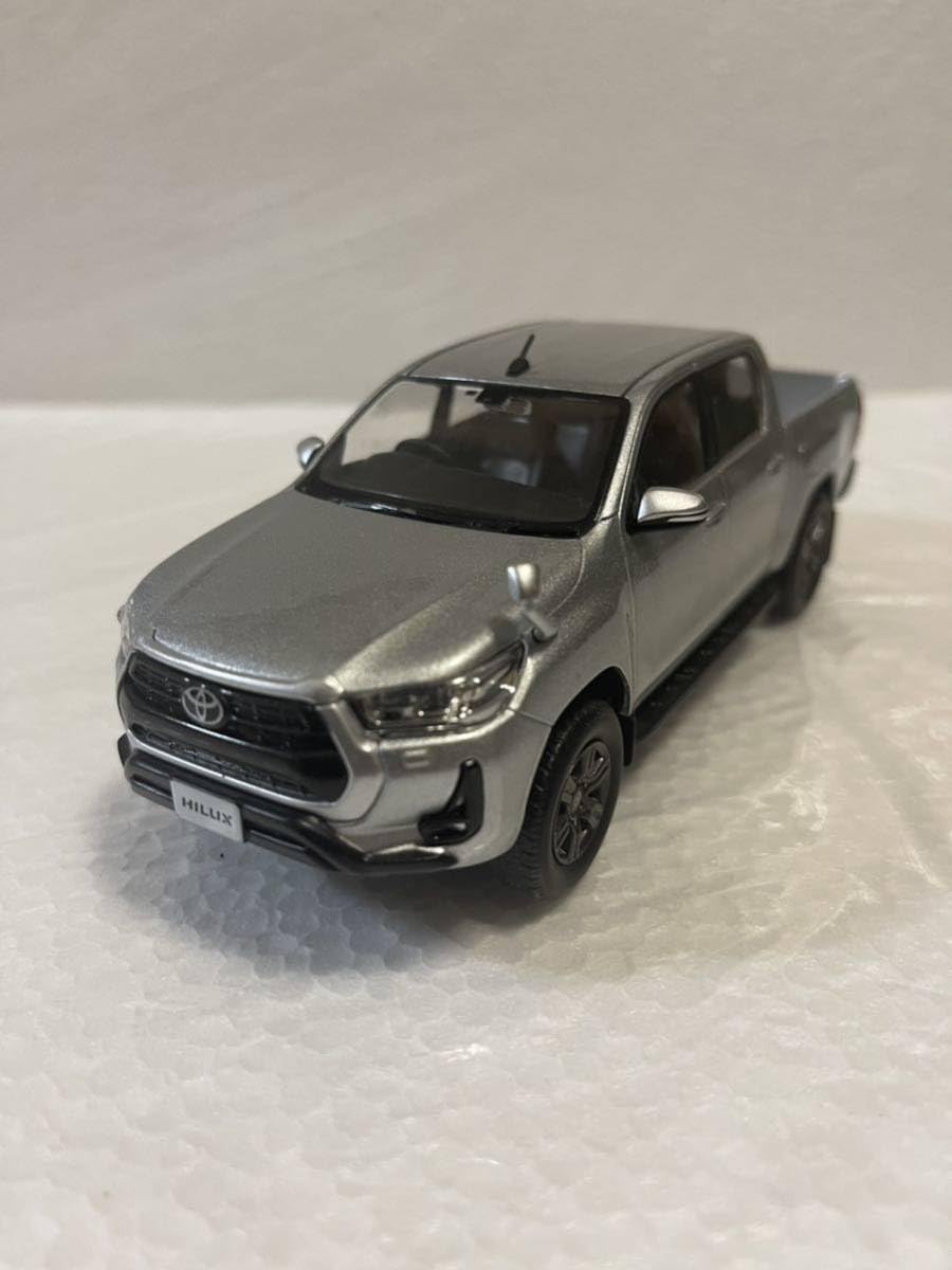 ハイラックスサンプルカー Amazon | 1/30 トヨタ 新型ハイラックス HILUX 後期 カラー