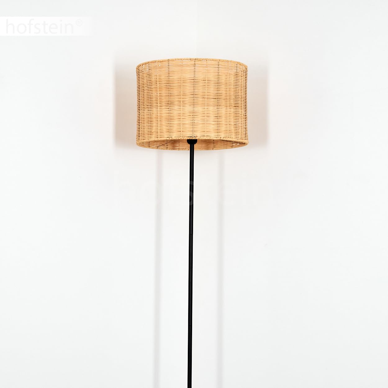 Stehleuchte Cavaca, Stehlampe aus Metall/Bambus in Schwarz/Natur, Leuchte im skandinavischen Design mit rundem Schirm (Ø 40 cm) u. Fußschalter, Höhe 158 cm, 1 x E27, ohne Leuchtmittel