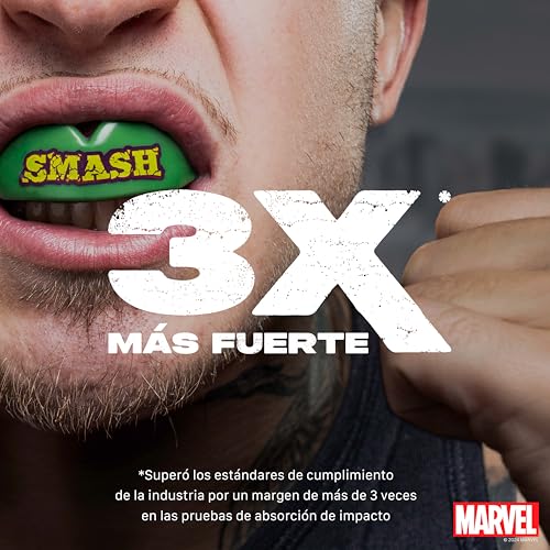 Imagen de un atleta utilizando el protector bucal Smash de Marvel con el texto 3X más fuerte