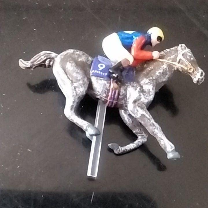 三冠馬フィギュア3体 bbutton2000_abhge-5k2ll