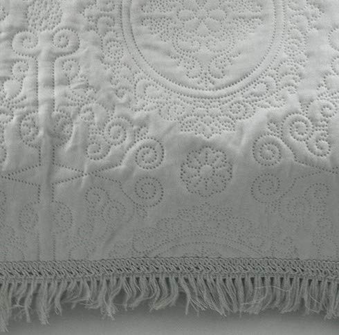 Colcha de matrimonio Melodie con flecos grises para cama doble