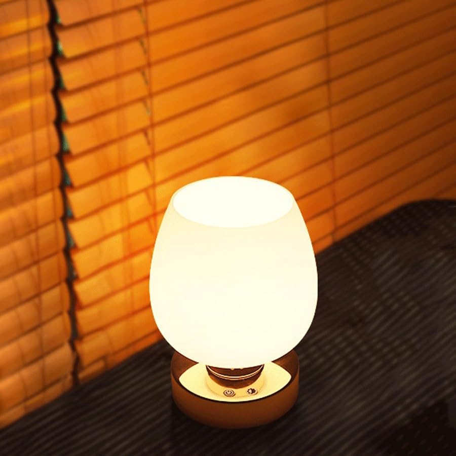 Lampa Stołowa Lampa biurkowa, stolik nocny, ekskluzywny klimat, sypialnia, salon, prosta atmosfera Romantyczna lampka na biurko | Elegant desk lamp with warm glow for bedroom, living room, study, office. Simple yet stylish home decor.