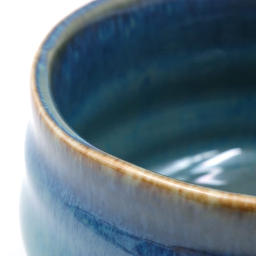 Tazón tradicional japonesa de ceremonia de té matcha hecho a mano en Japón, esmalte gris azul