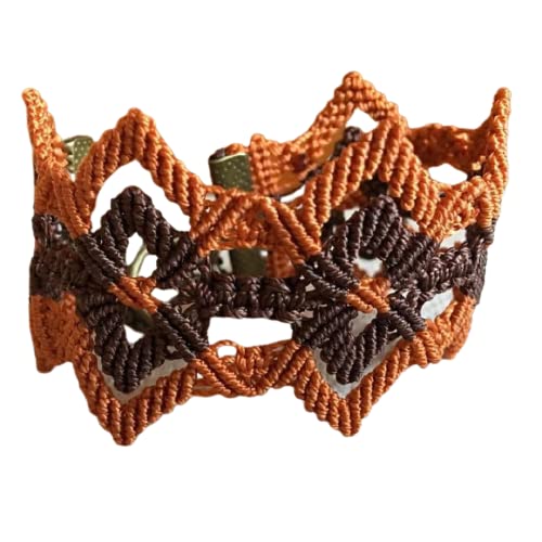 Pulsera micromacrame hecha a mano con hilo c-lon marrón y naranja .,Mide aproximadamente 16 cm. de largo y 4 cm. de ancho (talla s) Cierre de palanca metálico