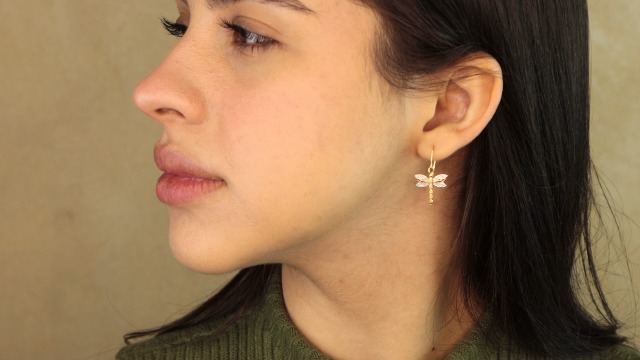 Pendiente Aro Bicolor En Oro De 18k Con Tres Aros Formando El Diseño