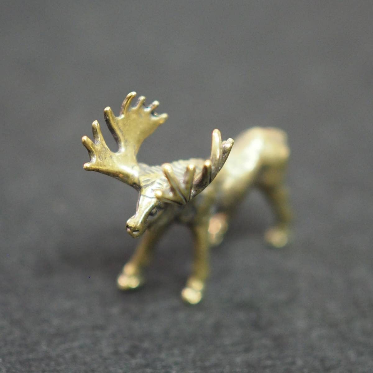 トナカイ？　鹿？　ヘラジカ？　置物　金色　ゴールド　GOLD　フィギュア Amazon.co.jp: 真鍮鹿ヘラジカシカシシガミ様トナカイブラス金運brass
