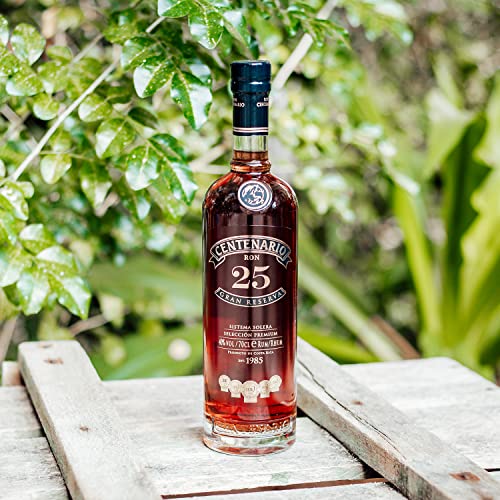 Geschenkbox Centenario 25 Gran Reserva Rum (0,7 l / 40% Vol.) + Decanter + 2 Tumbler – Bild 3