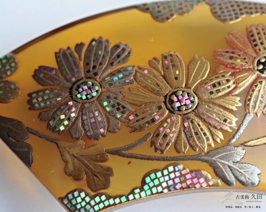 Amazon.co.jp: 本鼈甲 べっ甲 雅抱 造 金蒔絵青貝象嵌菊花文 扇