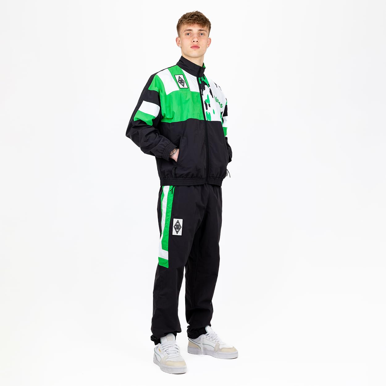 Borussia Mönchengladbach Retro Trainingshose „1995“ Schwarz | Offizieller Fanartikel Fohlenshop | 90er Style Jogginghose