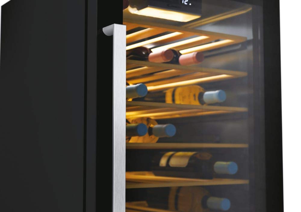 Candy DiVino CWC 021 ELSP/N Cantinetta Vino Refrigerata, 21 Bottiglie, App hOn con Tecnologia Vivino, Ripiani in Legno, Luce Led, Classe G, 40x55x70 cm, Nero