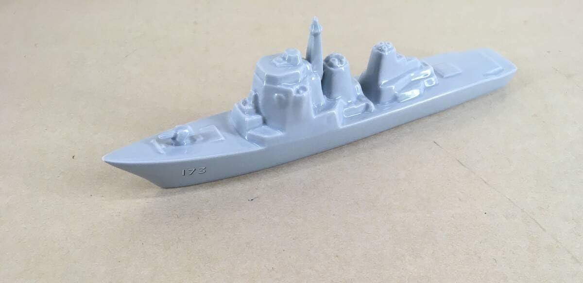 Amazon.co.jp: 戦艦／護衛艦文鎮置物深川陶器／海上自衛隊／軍艦戦艦 