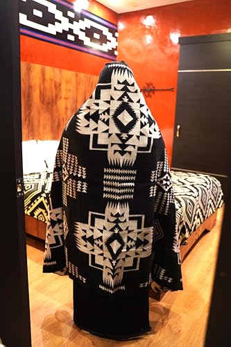 Image of Alpaca Wool Blanket, Throw Size 78 x 47, Reversible 2 in 1, Thick and Ultra Soft, Hypoallergenic, Non-Itchy, Handmade in Ecuador. Premium Alpaca Wool Thtow Blanket for Cozy Comfort. Black and White.
