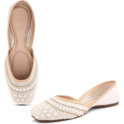 Handcrafted Green Jutti - Elegant Slip-On