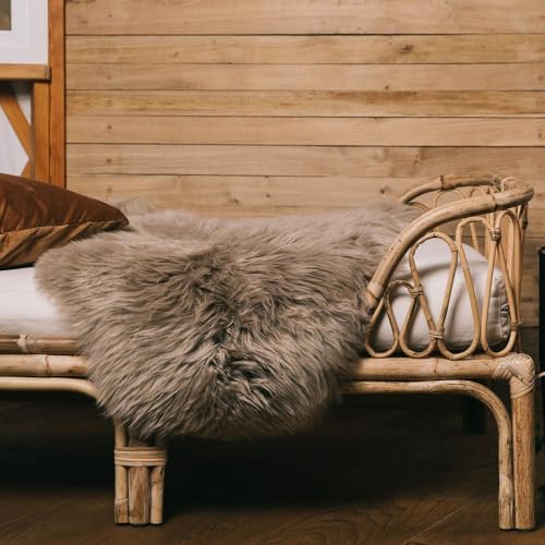 Nordic Sheep Lammfell Teppich 170x60 cm | Lammfell Echt kann auf dem Sofa oder Bett verwendet Werden, ist Gross Atmungsaktiv & Wärmeregulierend | Farbe: Hellbraun