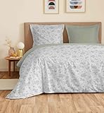 Set di 4 pezzi composto da: 1 lenzuolo sopra 240 x 300 cm + 1 lenzuolo con angoli 140 x 190 cm + 2 federe 63 x 63 cm Volante piatto piqué.