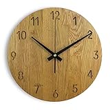 Natürliches Material – Diese runde Wanduhr besteht aus natürlichem Eichenholz mit einem natürlichen Astdesign. Wir fertigen und veredeln die Wanduhr in der EU von Hand. Die tatsächliche Farbe des Produkts kann aufgrund der natürlichen Maserung des natürlichen Eichenholzes leicht abweichen. Jede Uhr ist ein Unikat, denn jedes Holzstück ist ein Unikat mit unterschiedlicher Struktur, Maserung und Holzfarbe.