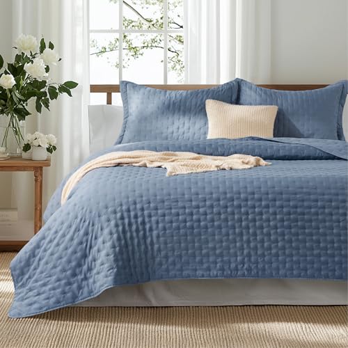 Image of Bedsure Quilts Queen Size - Mineral Blue Bedspread Queen Size & Lightweight Comforter, Modern Coastal Coverlet with Clover Pattern, Ultra Soft All-Season Bedding, 90 x 96 Inches