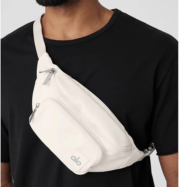 Amazon | Alo Yoga Explorer Fanny Pack ボディバック ウエストポーチ
