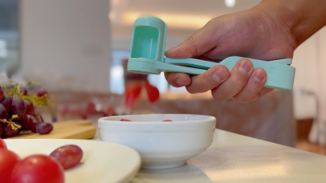 Coupe-Fruits WhiteRhino Pour Enfants - Découpe Raisins, Tomates En Quartiers | Sécurité Acier Inox