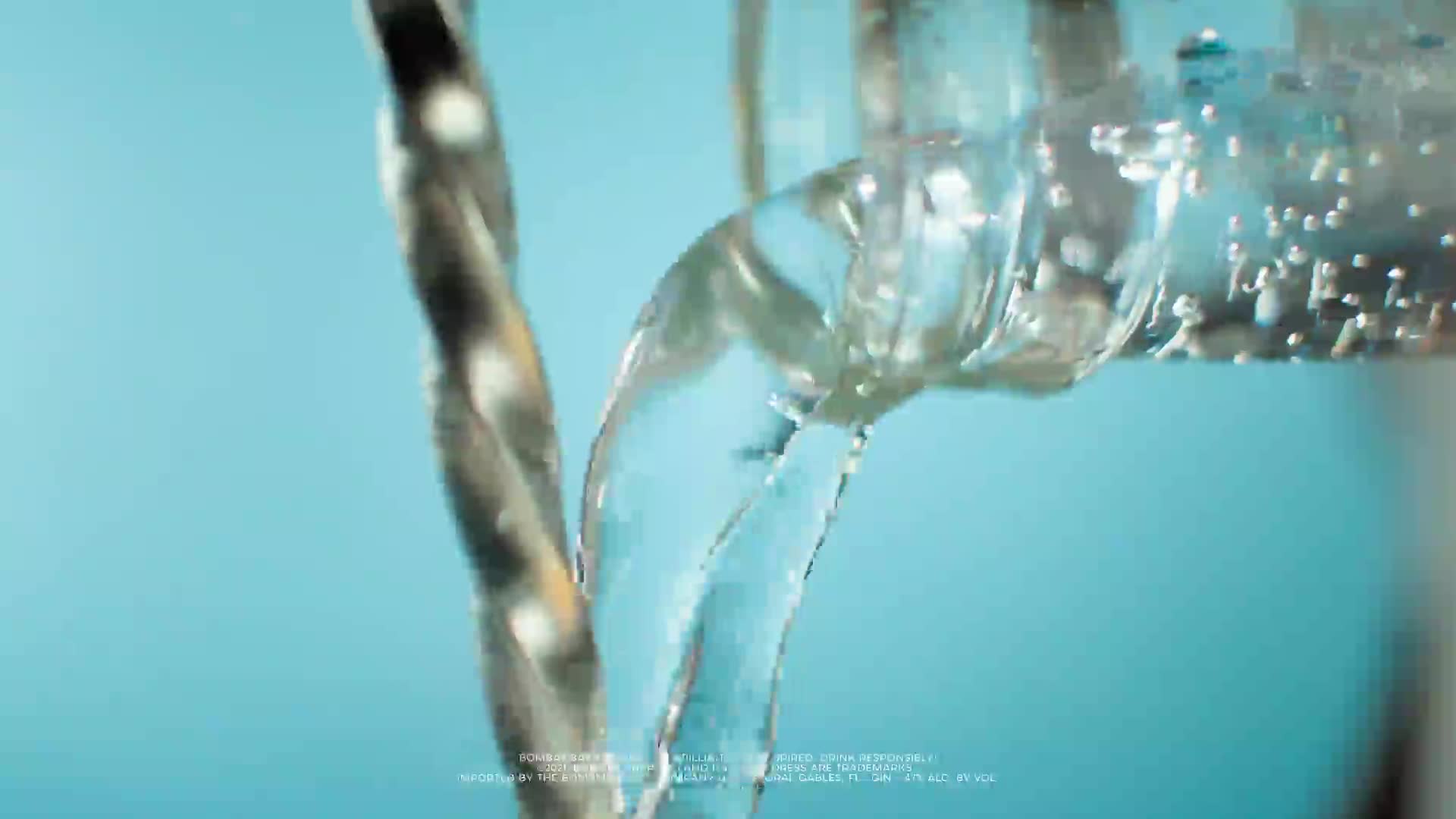 Bombay Sapphire Distilled Premium London Dry Gin, per Dampfinfusion hergestellt mit 10 erlesenen exotischen Botanicals… - Image 8