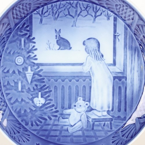 ロイヤルコペンハーゲンイヤープレート 1982年 「クリスマスを待ちこがれて」 Amazon.co.jp: 1982年 ロイヤルコペンハーゲン イヤー