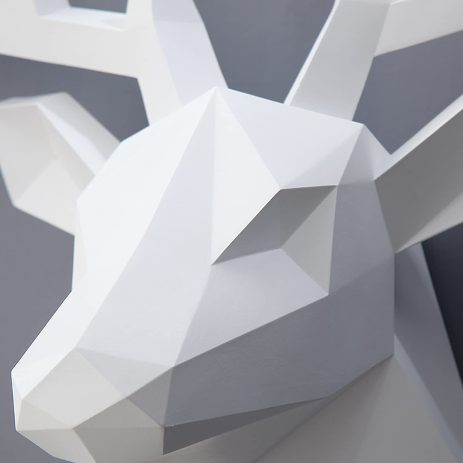 XYQXYQ Testa di Cervo Geometrica Scultura da Parete Moderna - Statua 3D da Appendere, Decorazione in Resina per Soggiorno e Galleria - Regalo (Bianco)