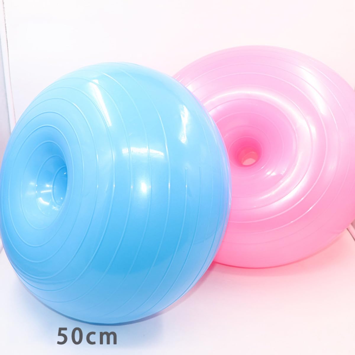 50cm Rutschfester Platzfester PVC Yoga Hilfsball Donut Form mit Luftpumpe Balance und Fitnessball für Pilates Kräftigung Zuhause