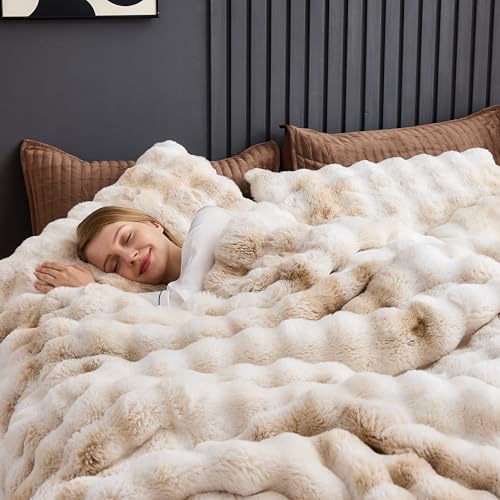 Image of Wonderful - 3 Pieces Faux Rabbit Fur Comforter Set King Size, Beige Tie Dye Plush Bedding Set, 3D Sculpted Bubble Warm Fluffy Comforter for Winter
