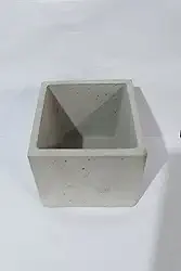 Vaso quadrado em cimento para suculentas