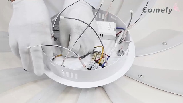 Plafonnier LED Dimmable Comely 48W - 3000K-6500K, Télécommande - Ø70cm Pour Salon/Chambre