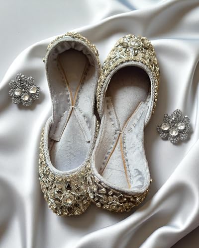 Women's Wedding Juttis Khussas4