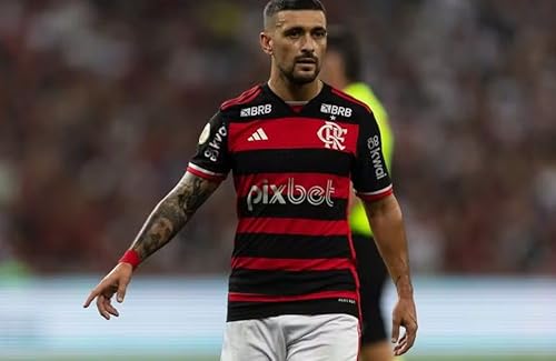 Movimentação no Galeão cresce com embarque de torcedores do Flamengo para final da Libertadores