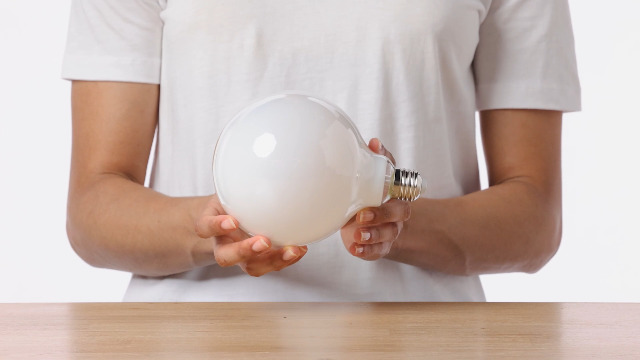 Bombilla Globo LED Gold E27 2,5W Blanco Cálido | Lampara.es