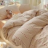 💖Design élégant: Doté d'un motif à carreaux en forme de cœur d'amour élégant et classique, l'ensemble de housses de couette est visuellement et texturalement attrayant et intemporel. Cet ensemble de literie douce améliore non seulement votre sommeil, mais décore également votre chambre à coucher et lui confère une atmosphère élégante et romantique.