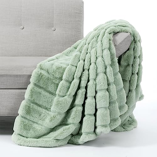 Cozy Bliss Faux Fur Throw Blanket for Couch, Cozy Soft Plush Thick Winter Blanket for Sofa Bedroom Living Room, 50 * 60 Inches Green - Image 4