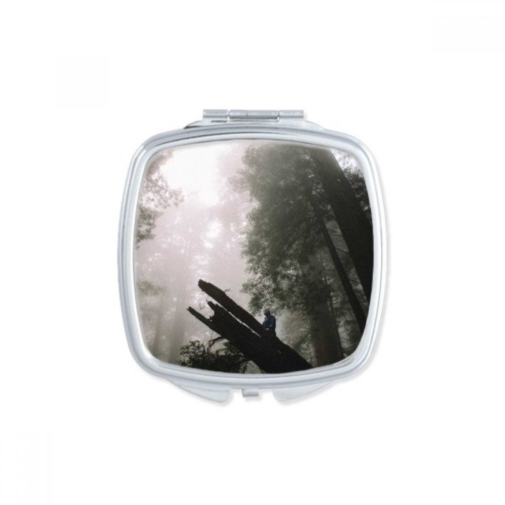Miroir compact de poche imprimé paysage de forêt enneigée en forme de coeur