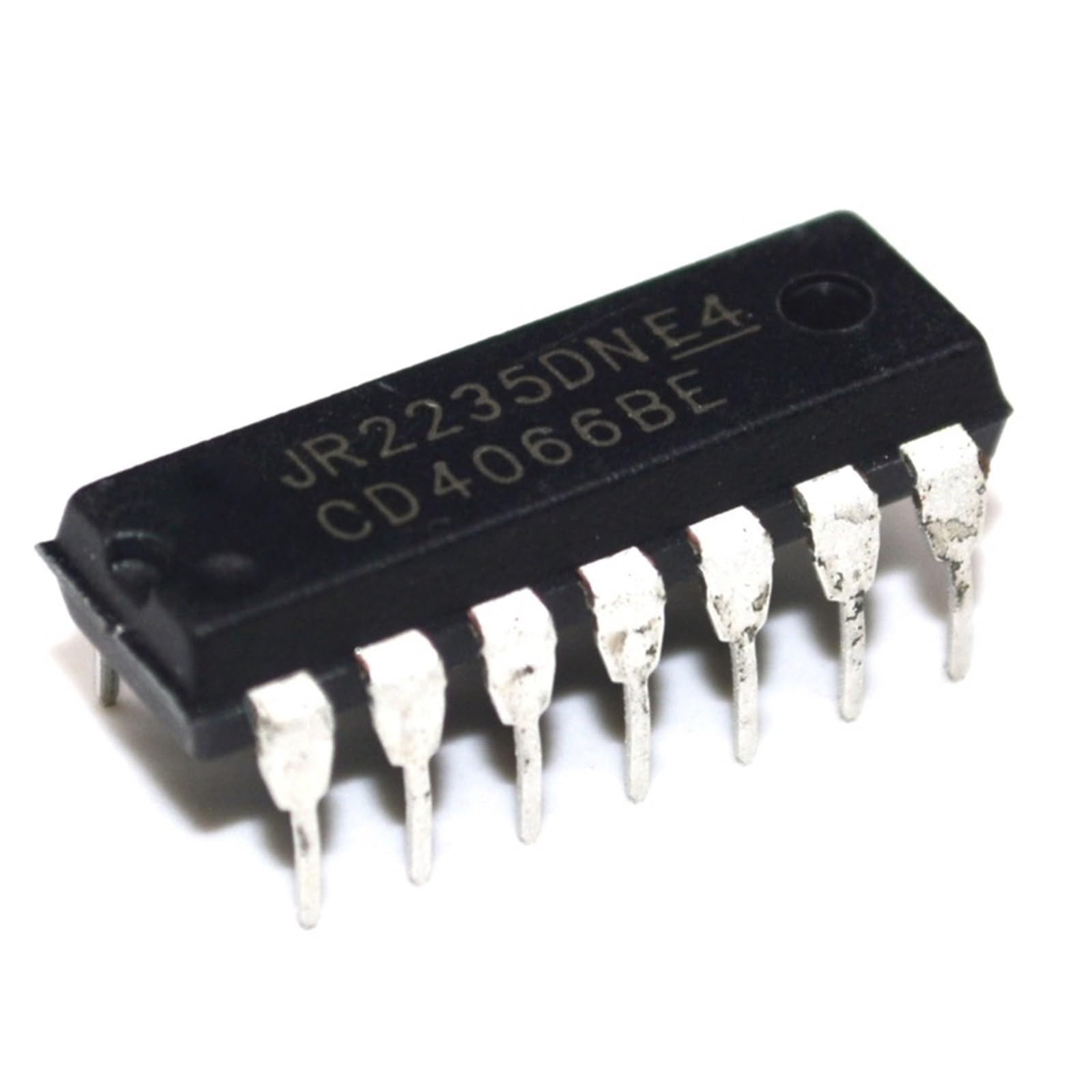 Composant CD4070BE pour réussir vos projets de robotique et programmation