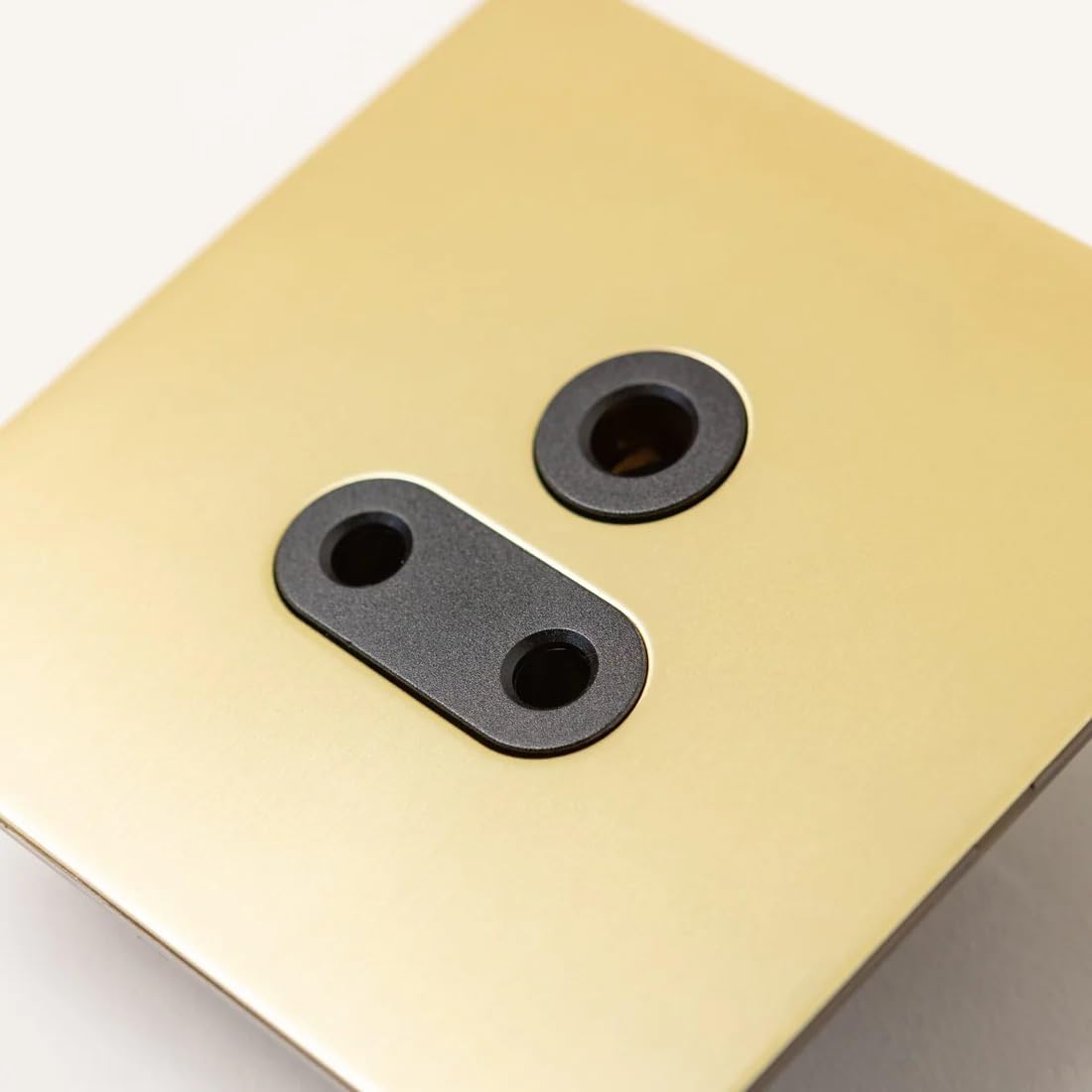 Satin Brass Straight Knurled Switches and Sockets | Screwless Front Plate (5A Unswitched Socket) — image 1