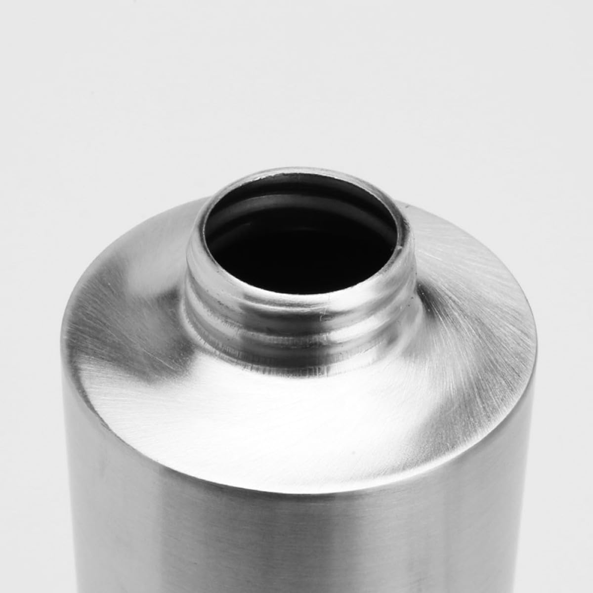 NUOBESTY 2 Stück Edelstahl Press Seifenspender 250ml und 350ml Wiederbefüllbar Zylindrisch für Küche und Badezimmer Einfache Reinigung Modernes Kompaktes Design