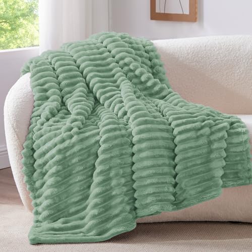 BEDELITE Plaid Polaire Vert Sauge pour Lit 1 Personne - Couverture Hiver 150x200 cm Doux et Chaud, Cadeau Coconning Idéal pour Femme et Homme