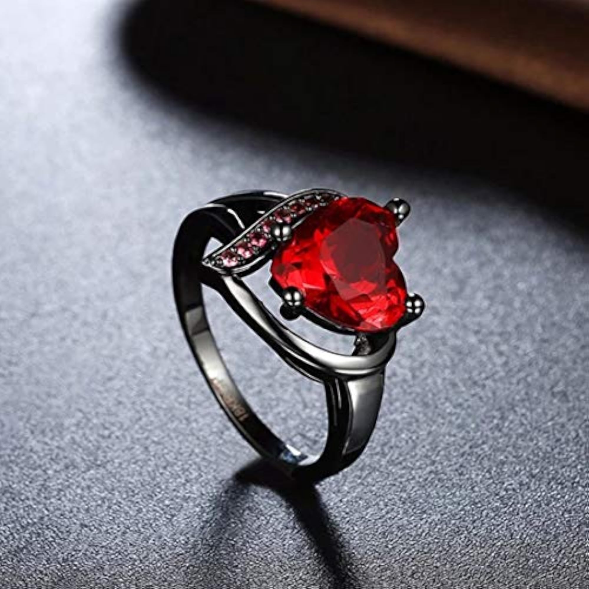 Crystal Heart Silver Ring (SMNJG-RNGG-5171)