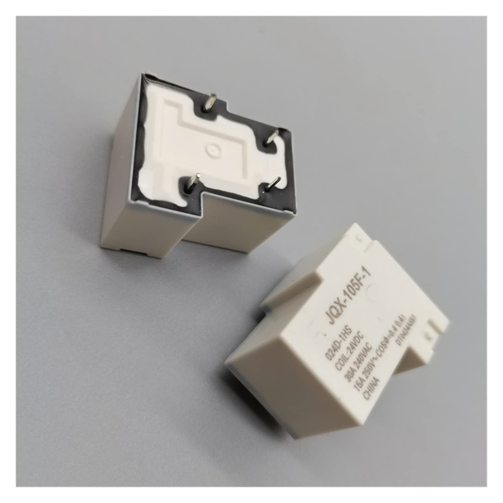 Relé de 4 pines HF-jqx-105f-1-005d para placas electrónicas con alimentación de 5V