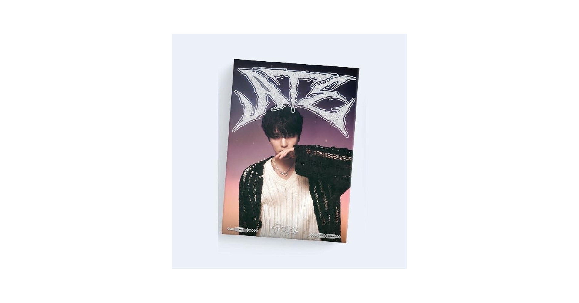 straykids  b&n スンミン CIRCUS JACKET FILM -Seungmin Ver.- - YouTube
