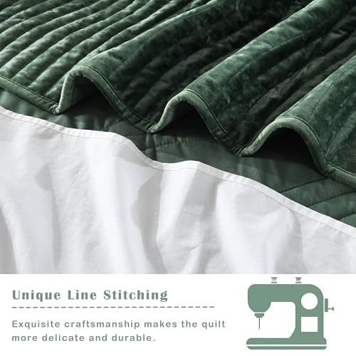 Image of Velvet Oversized King Quilt Set, California King Comforter Set Emerald Green Bedding Set (118 inch*118 inch) with 2 Pillow Shams, Luxurious Quilt Set,All-Season 3 Pieces