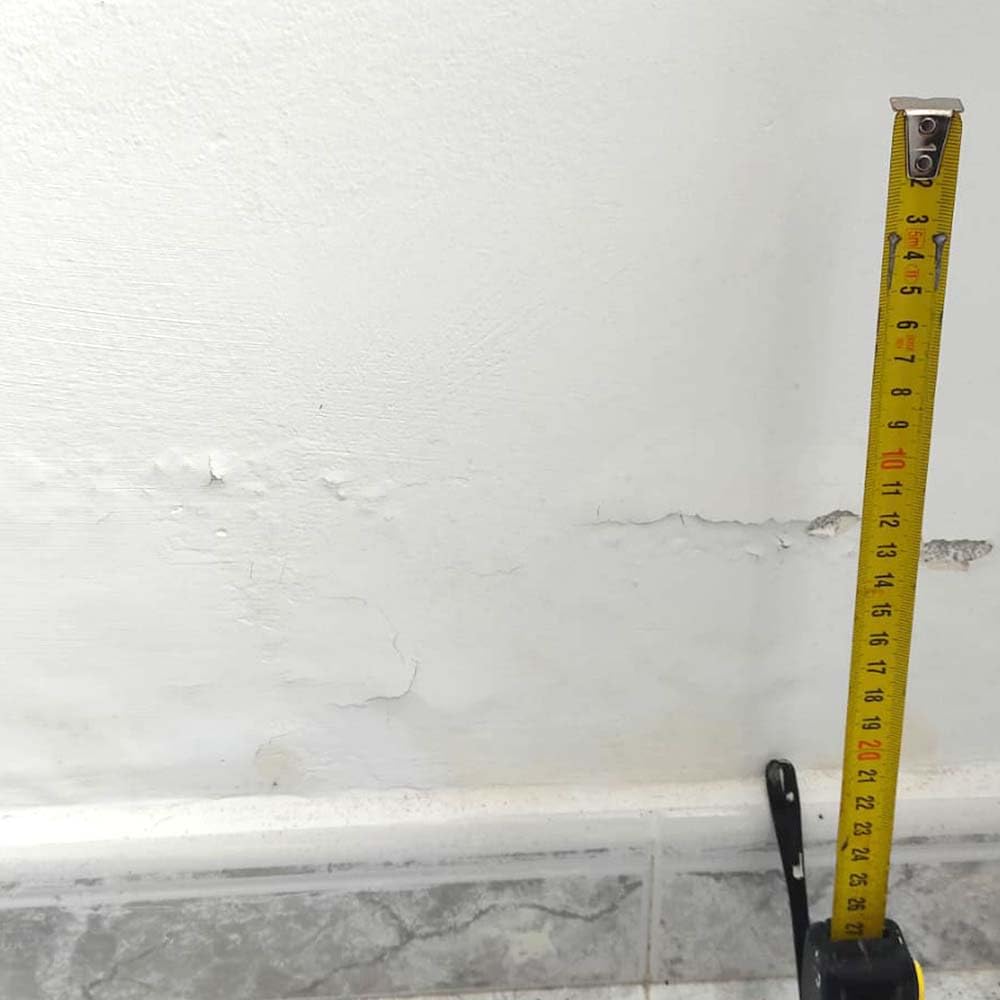 Capirsec 10L + 5 Cánulas. Barrera Líquida para Humedad por Capilaridad | Penetra en el muro y forma una barrera impermeable que bloquea la humedad ascendente y evita que vuelva a subir.
