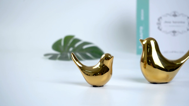 Estatuas pequeñas decorativas de pájaros en cerámica blanca miniatura 7