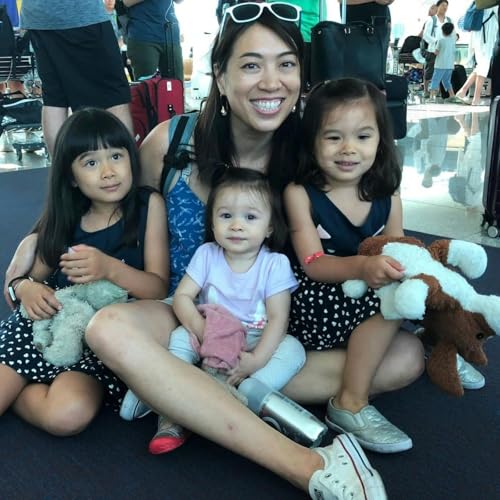 Elise Hu on Sharks, Cheeseburgers, and Raising Kids Abroad Podcast Por  arte de portada