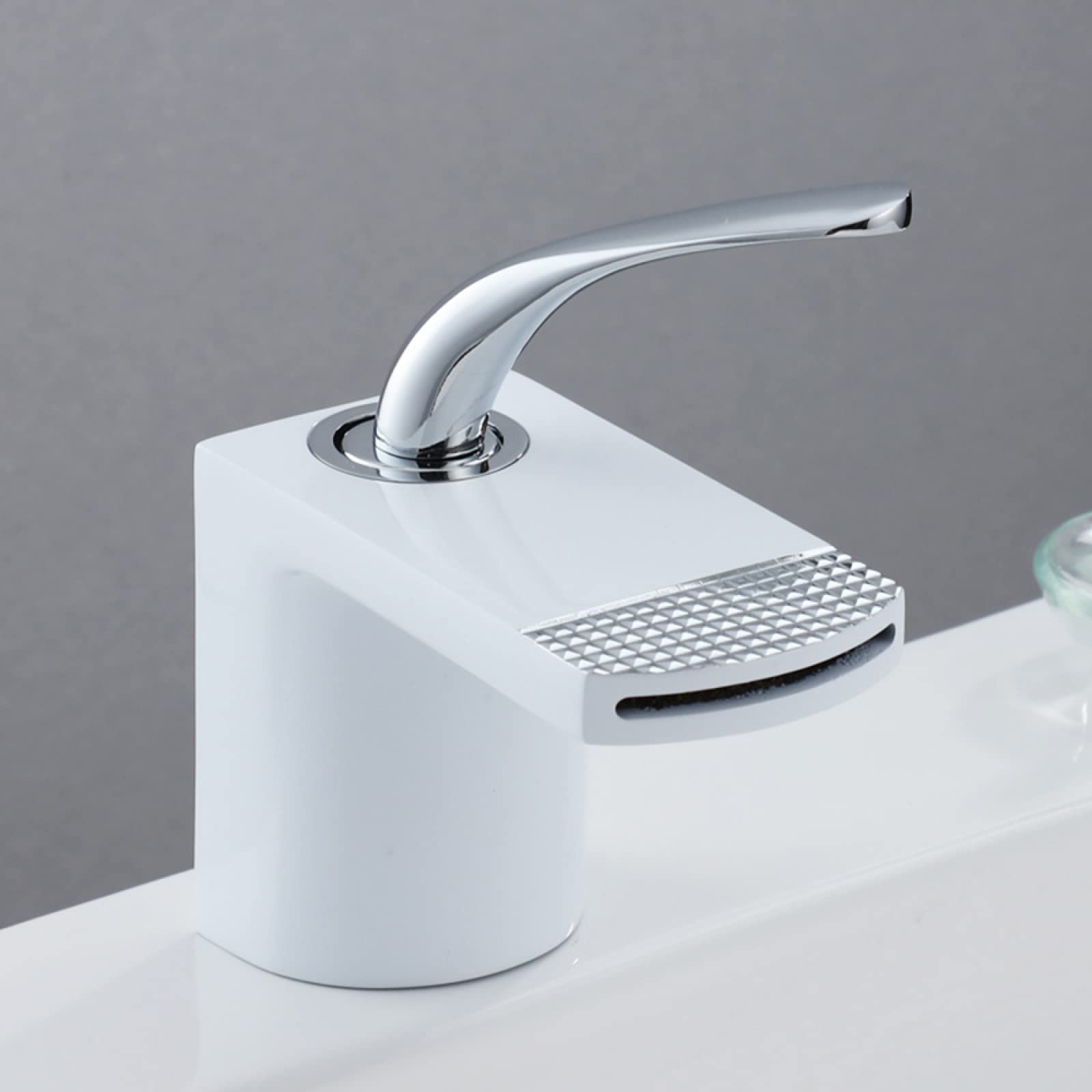 Mitigeur monotrou lavabo cascade en laiton argenté pour rénovation de salle de bains