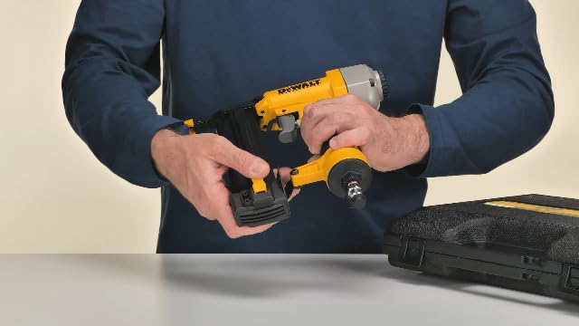Bild 3 - DEWALT Kombinagler DPSB2IN1 (2-in-1 Druckluft Klammer- und Stauchkopfnagler, 35mm, für Klammern und Stauchkopfnägel von 15-35mm, inkl. robuster Tragekoffer)